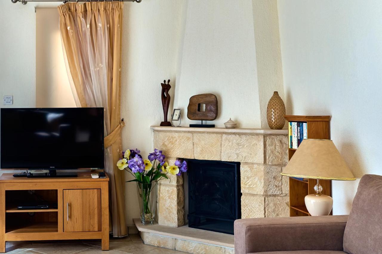 Villa Camelot By Ezoria Villas Coral Bay Luaran gambar