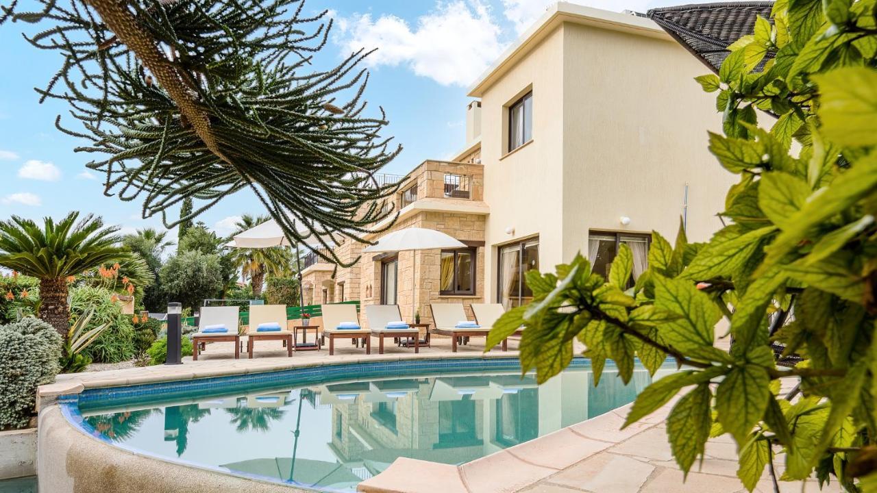 Villa Camelot By Ezoria Villas Coral Bay Luaran gambar