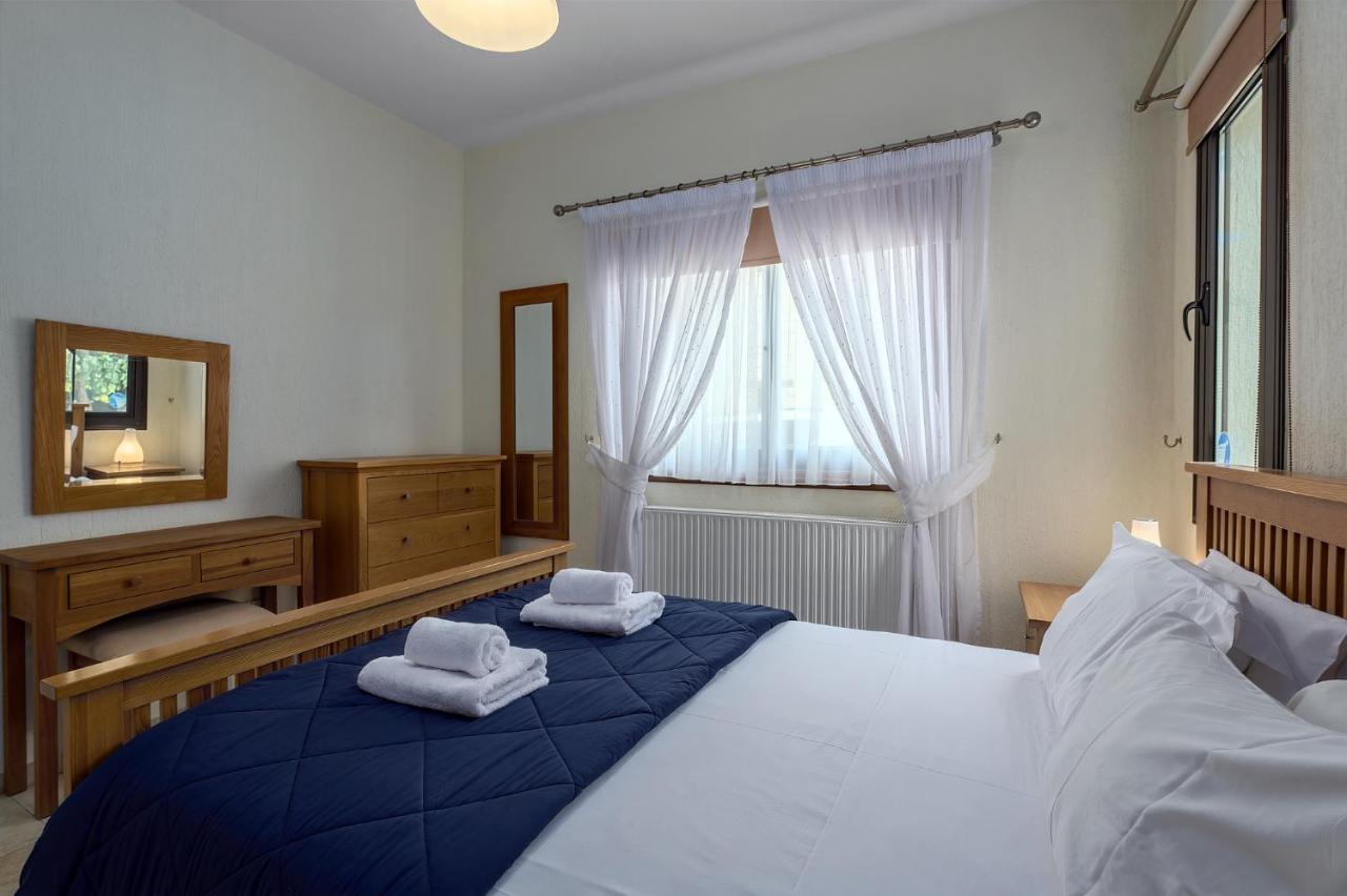 Villa Camelot By Ezoria Villas Coral Bay Luaran gambar