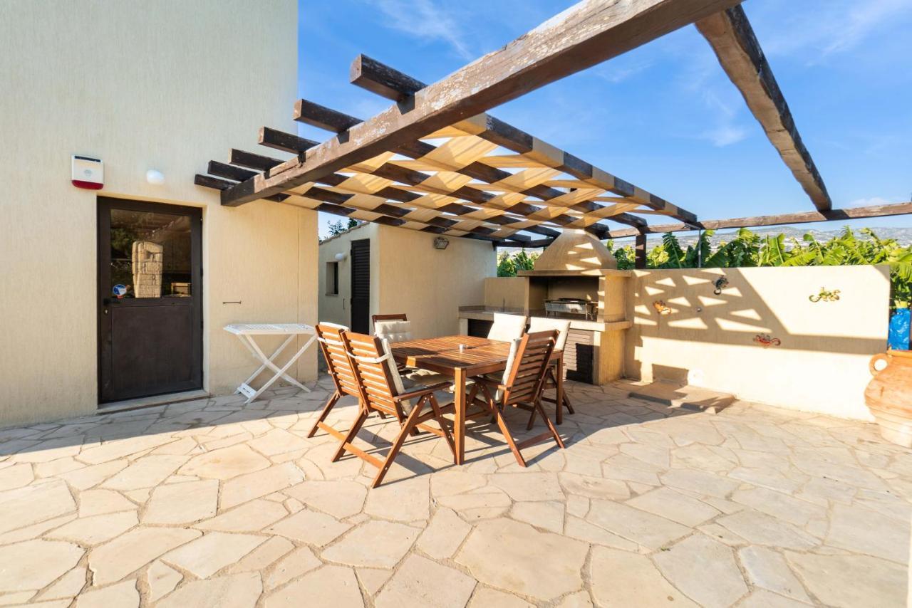 Villa Camelot By Ezoria Villas Coral Bay Luaran gambar